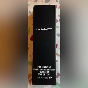 MAC Cosmetics Pro Longwear Nourishing Waterproof Foundation NC47